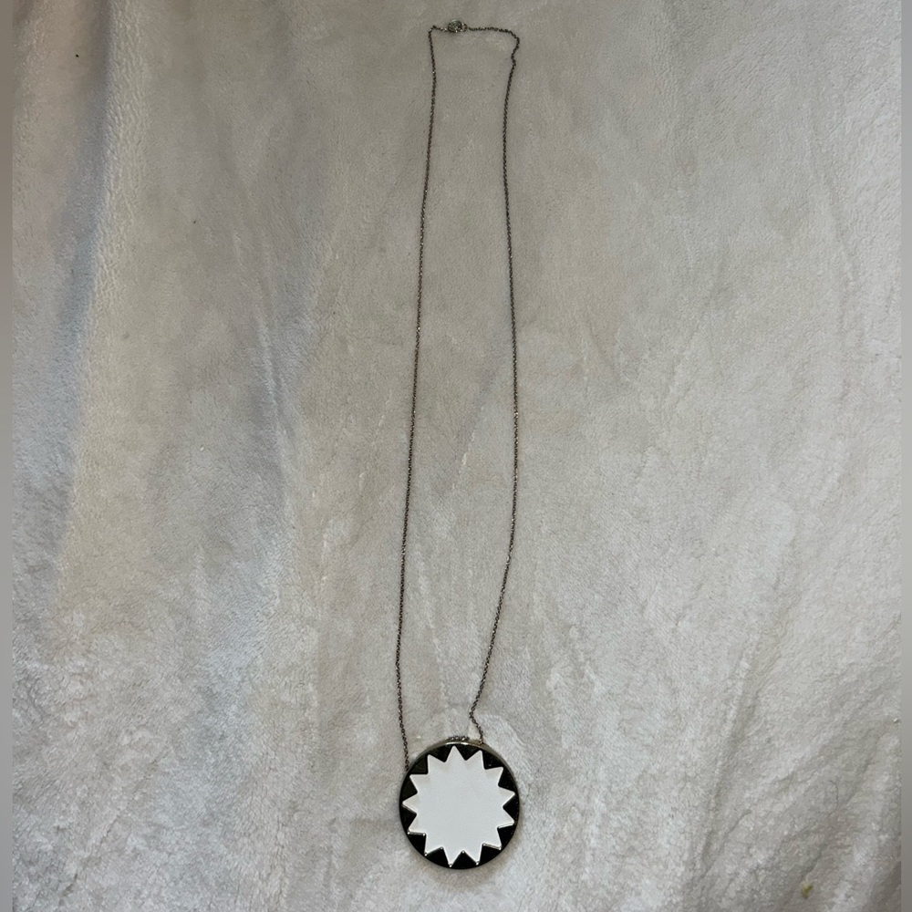 House of Harlow Large Sunburst Necklace - Picture 2 of 4